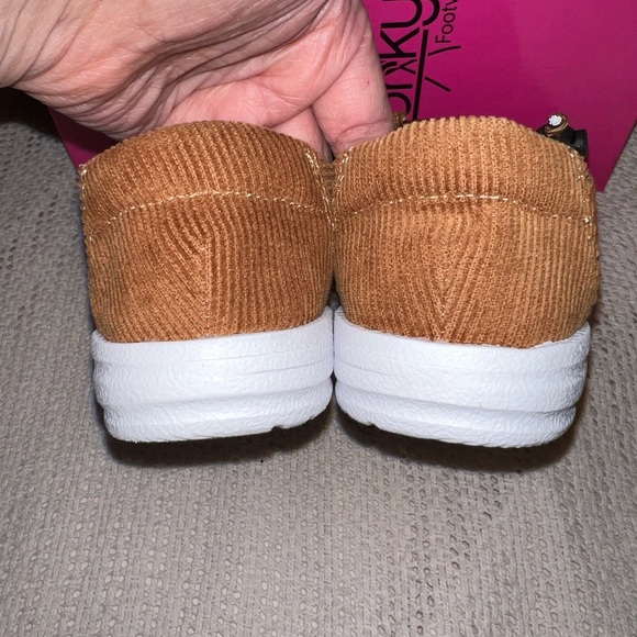 NIBl CORKYS ”Kayak” Cognac Corduroy Slip On Loafers / Flats - Picture 7 of 10